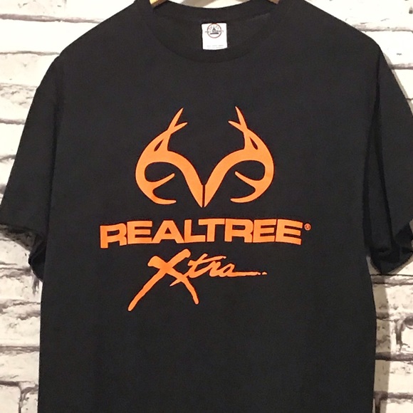 Realtree Black Graphic Shirt - Picture 2 of 7